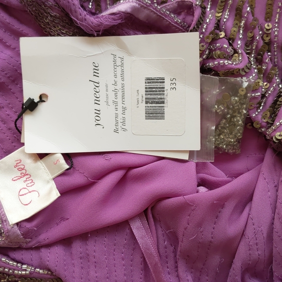 Gorgeous NWT Lavender Beaded Top - Picture 8 of 8